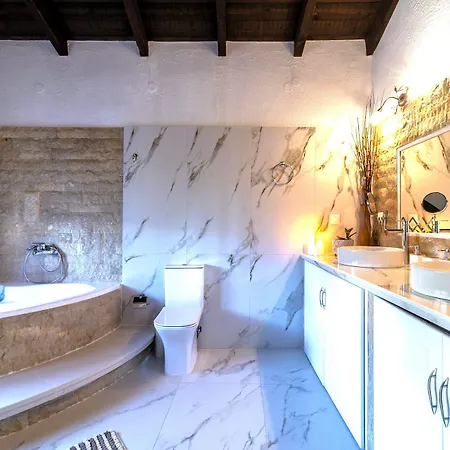Villa Villa Claire Corfu - 10-Acre Private Pool Villa With Guesthouse