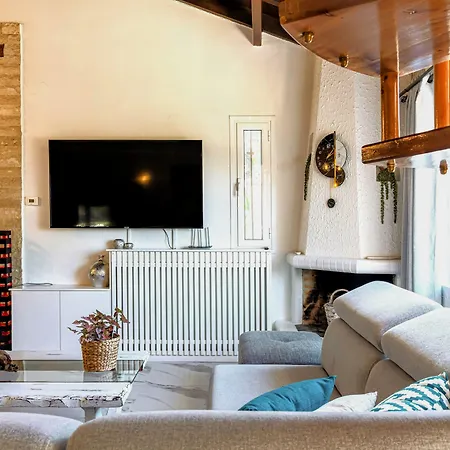 Villa Claire Corfu - Private Pool Villa & Guesthouse Near Old Town - Available 2026 * Achílleion