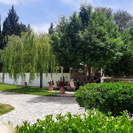 Villa Villa Claire Corfu - 10-Acre Private Pool Villa With Guesthouse Achílleion