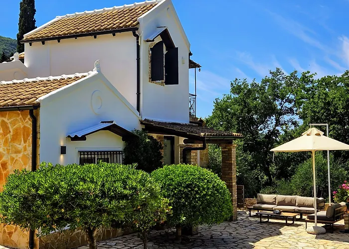 Villa Villa Claire Corfu - 10-Acre Private Pool Villa With Guesthouse Achílleion